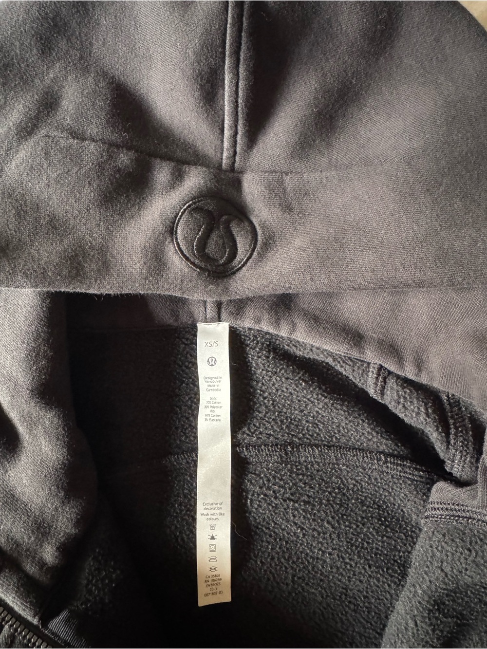 Women's black hoodie with Lululemon logo - Picture 2 of 4